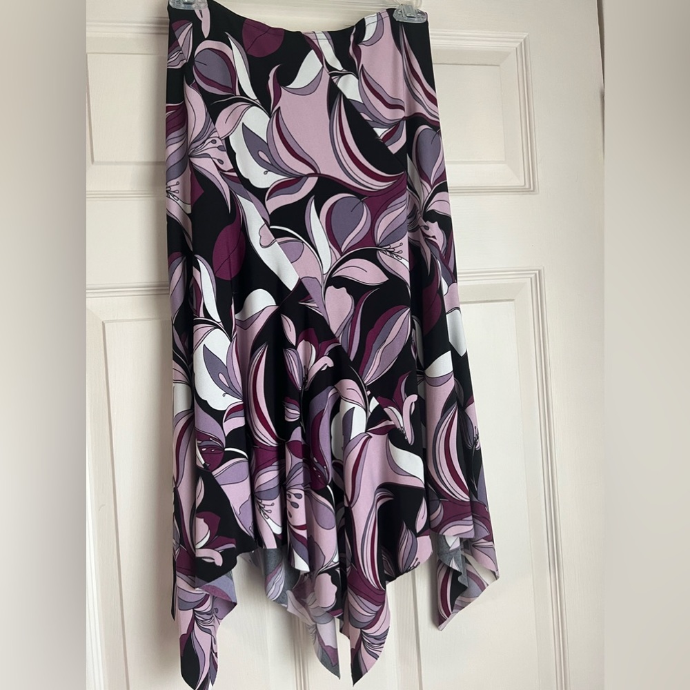 A. Byer size small purple patterned knee length skirt